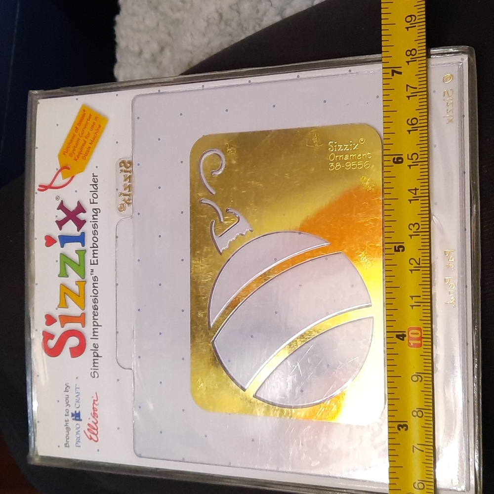Sizzix Simple Impressions ornament Embosser